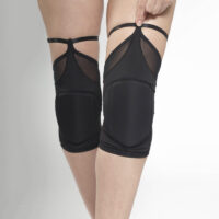 queen-wear-knee-pads
